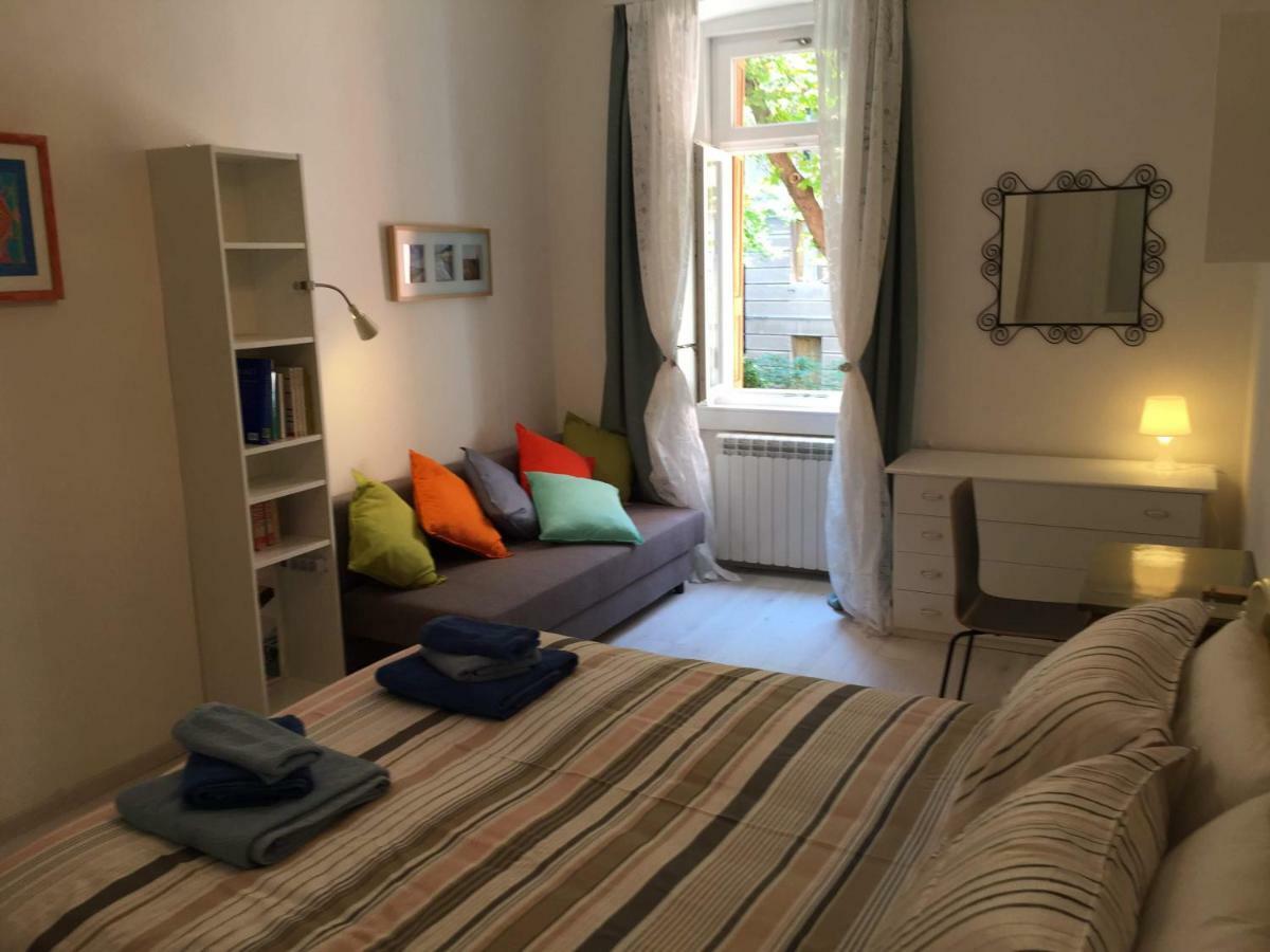 Rivabahn Villa Triëst Buitenkant foto